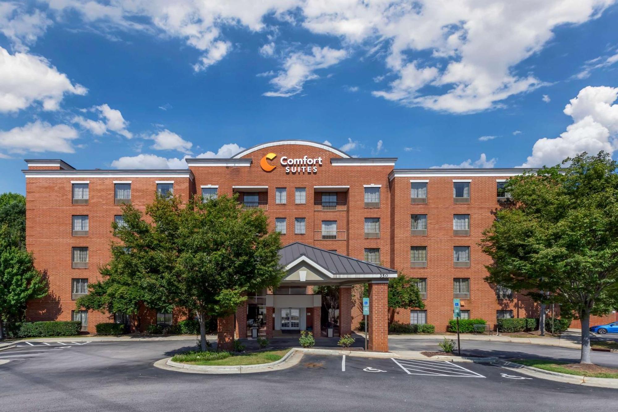 Comfort Suites Regency Park Cary Exterior photo